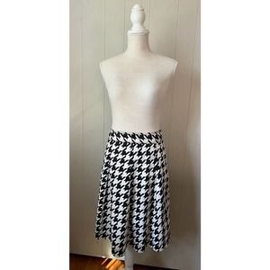 Merona Black & White Houndstooth Pleated Skirt sz 4‎